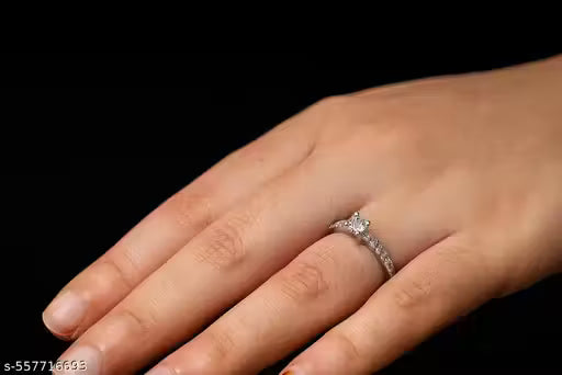 WOMEN TRENDING CLASSIC RING